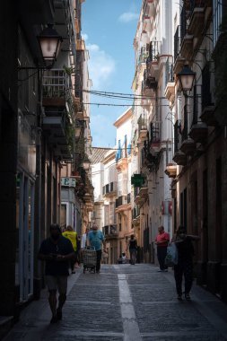 Cadiz şehrinin geleneksel caddesi, Endülüs, İspanya