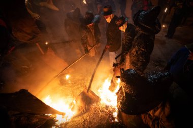 İspanya 'nın Mayorga-Valladolid şehrinde her yıl 27 Eylül gecesi Santo Toribio' nun gelişinin kutlandığı 