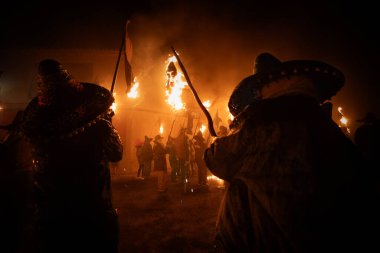 İspanya 'nın Mayorga-Valladolid şehrinde her yıl 27 Eylül gecesi Santo Toribio' nun gelişinin kutlandığı 