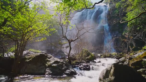 Vattenfall Bergen Khlong Lan Waterfall Khlong Lan National Park Kamphaeng — Stockvideo