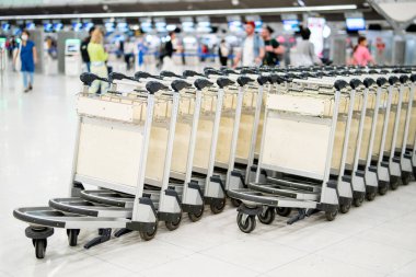 BANGKOK, THAILAND - 21 Ocak 2023: Suvarnabhumi Uluslararası Havaalanı Terminali, Bangkok, Tayland