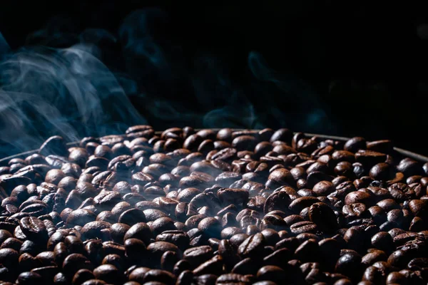 Kaffeebohnen Röstung Mit Rauch Selektivem Fokus Und Weichem Fokus — Stockfoto