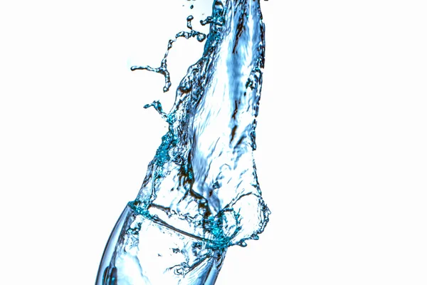 Drinkwater Spetterend Uit Het Glas Witte Achtergrond — Stockfoto