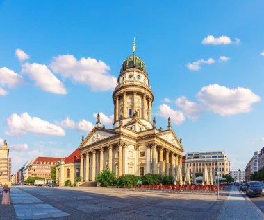 Yeni Kilise ya da Alman Jandarma Kilisesi, Berlin, Almanya.