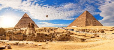 Mısır Piramitleri 'nin Büyük Sfenks Panoraması, Günbatımı Manzarası, Giza .