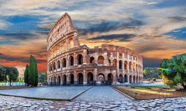 Colosseo Romano Tramonto Vista Estiva Sotto Nuvole Italia — Foto Stock