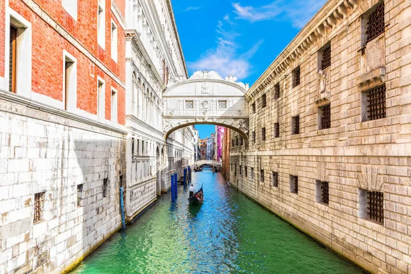 stock image Bridge of Sighs, the most popular place of visit in Venice, Italy.