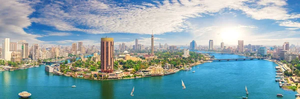 Панорама Каира Центре Города Башней Модные Отели Гавани Нила Египет — стоковое фото