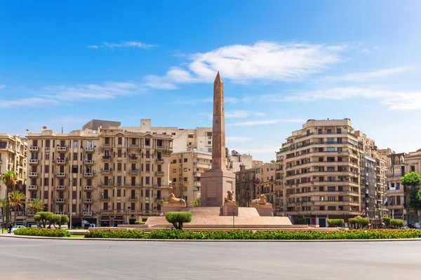 著名的Ramses Ii方尖碑和Tahrir广场视图 埃及开罗 免版税图库照片