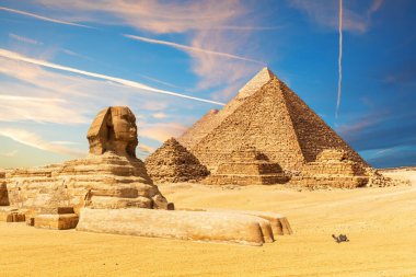 Sfenks, Giza Çölü, Mısır 'daki Piramitlerin yanında..