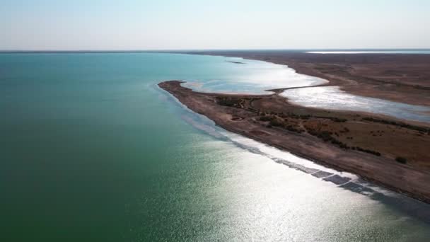 Kuru Playa Üzerinde Uçuşu Kuru Bozkırların Arasında Göl — Stok video