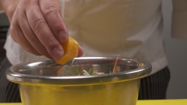 Chief Squuized Out Lime Salad Metal Bowl Salad Consists Daikon — Vídeos de Stock
