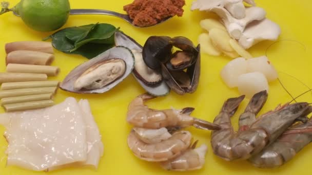 Mouvement Lent Des Mollusques Huîtres Courbes Cuisson Cuisine Japonaise Couchée — Video