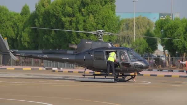 Young Brunette Elegant Black Dress Gets Out Small Private Helicopter — Stock Video