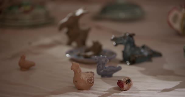 Připravené Spálené Malované Hliněné Figurky Studiu Keramika Real Time — Stock video
