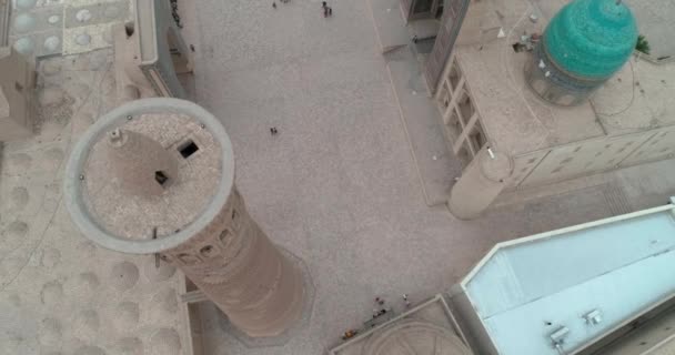 ブハラの有名な記念複合施設Poi Kalon Minaretのドローンからのトップビュー ウズベキスタンの空の景色 — ストック動画