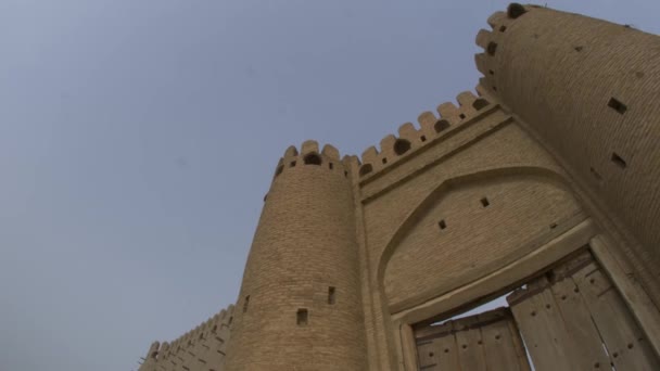 Широкоугольный Вид Ворота Талипач Древней Крепостной Стены Бухаре Узел Медленного — стоковое видео