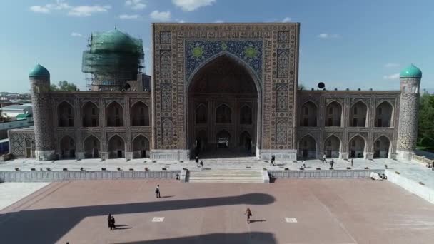 Panorama Dronu Komplexu Registan Slunečného Dne Samarkand Uzbekistán Letecký Pohled — Stock video