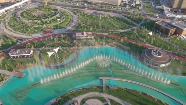 Zborul Dronei Într Însorită Deasupra Parcului Fântână Frumoasă Funcțiune Parcul — Videoclip de stoc