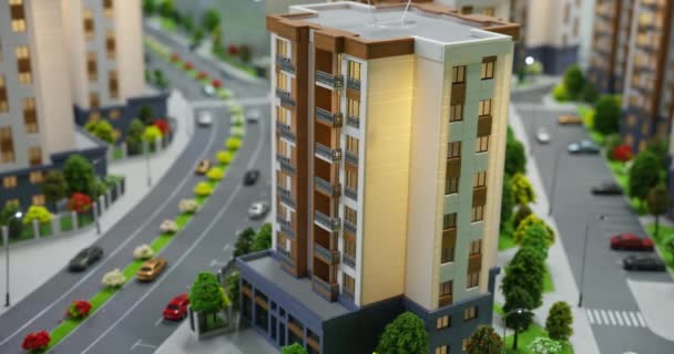 Panorama Von Miniaturmodellen Von Mehrfamilienhäusern Mit Beleuchtung Landschaft Straßen Und — Stockvideo