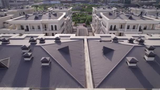 Drone Survole Des Immeubles Grande Hauteur Nouvellement Construits Vue Aérienne — Video