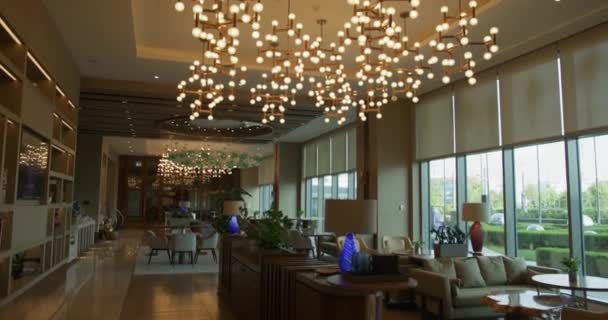 Enorme Lobby Hotel Luxo Caro Movimento Lento — Vídeo de Stock