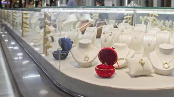 Showroom Une Bijouterie Avec Bijoux Sur Vent Bagues Bracelets Colliers — Video