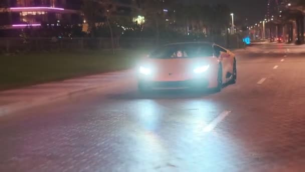 Dubai Zjednoczone Emiraty Arabskie 2023 Sport Premium Yellow Car Night — Wideo stockowe