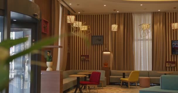 Tashkent Uzbequistão 2022 Lobby Hotel Luxo Caro Fechar Movimento Lento — Vídeo de Stock