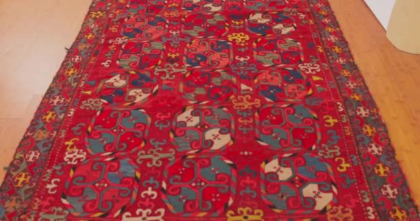 Karpet Samarkand Dibuat Dengan Tangan Dibuat Menurut Teknologi Klasik Kuno — Stok Video
