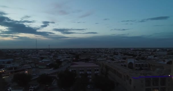 Nsansız Hava Aracı Gece Üzerinde Antik Bolo Khauz Kompleksinin Sütunlarının — Stok video