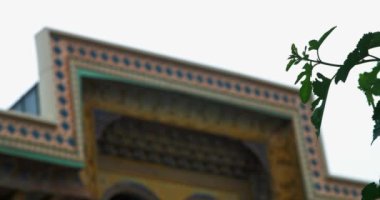 Buhara, Özbekistan - 411 2022: Bolo-Khauz drenaj kompleksinin başkentine yakın çekim. Özbekistan, Buhara.