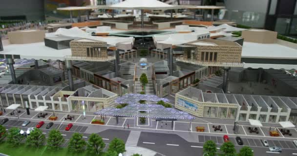 Переміщення Мініатюрної Моделі Торгового Центру Пейзажами Дорогами Автомобілями Повільний Рух — стокове відео