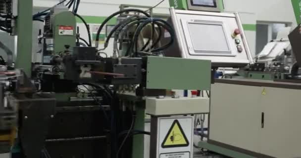 工厂装配车间自动化输送带 慢动作 — 图库视频影像