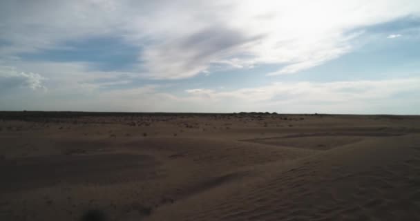 Drone Flies Sand Dunes Desert Cloudy Day Aerial View — Stock Video