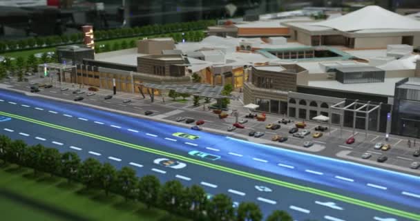 Miniaturmodell Eines Einkaufskomplexes Mit Landschaft Straßen Autos Zeitlupe Nahaufnahme — Stockvideo
