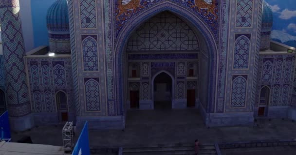 Tashkent Uzbekistan 2022 Drone Flies Ancient Asian Gate Aerial View — Stock Video