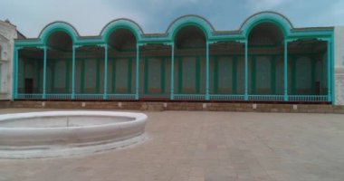 Sitorai Mohi-Hosa Sarayı 'nın avlusunun panoraması. Buhara Emiri 'nin kır evi..