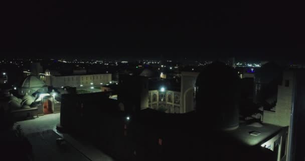Voo Noturno Drone Sobre Complexo Antigo Lyab Hauz Bukhara Uzbequistão — Vídeo de Stock