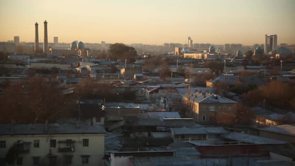 Восход Солнца Над Городом Облачное Утро Летняя Погода Ветра — стоковое видео