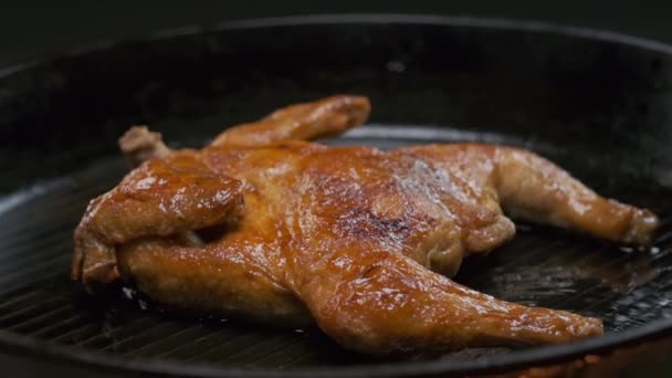 Whole Grilled Chicken Fried Oil Pan Close Slow Motion — Stock Video