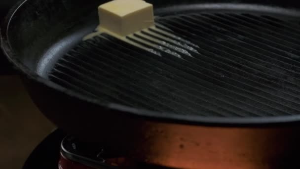 Pedaço Manteiga Derretido Uma Frigideira Close Câmera Lenta — Vídeo de Stock