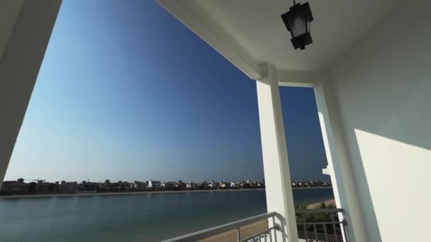 Гостевая Комната Частной Дорогой Вилле Дубае Панорамный Вид Море Безоблачный — стоковое видео