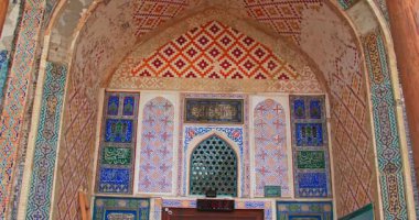 Bolo-Khauz antik kompleksinin süsleri ve freskleri. Özbekistan, Buhara.