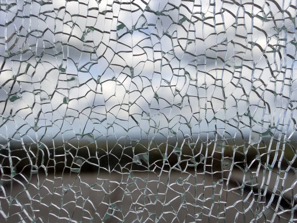 Ett Krossat Glas Med Många Vassa Skärvor Användbar Textur Överlägg — Stockfoto