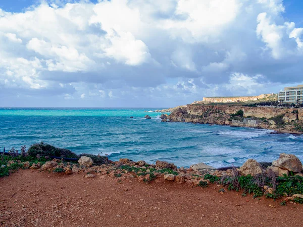 Playa Golden Bay Islas Maltesas Paisaje Tiempo Nublado Ventoso — Foto de Stock