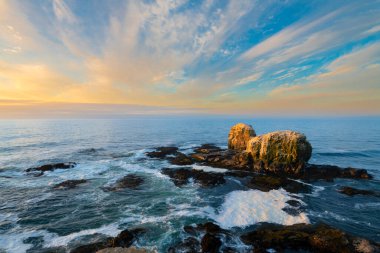 Punta de Lobos 'taki Cliff Pichilemu, VI Bölgesi, Şili
