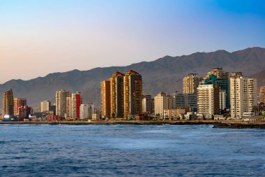 Antofagasta, sahil panoramik biliyor Kuzey ve kuzey Şili madenciliği bölgesinin en büyük şehirde incisi olarak.