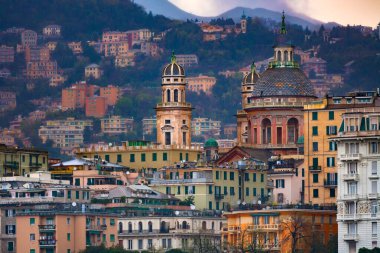 Cenova Rıhtımı, İtalya 'nın ufuk çizgisi 