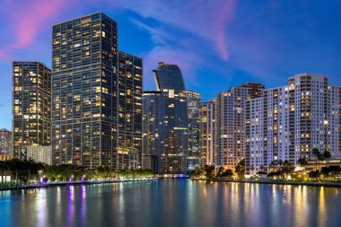 Brickell Mahallesi, Miami, Florida, ABD 'deki şehir ve emlak gelişmeleri